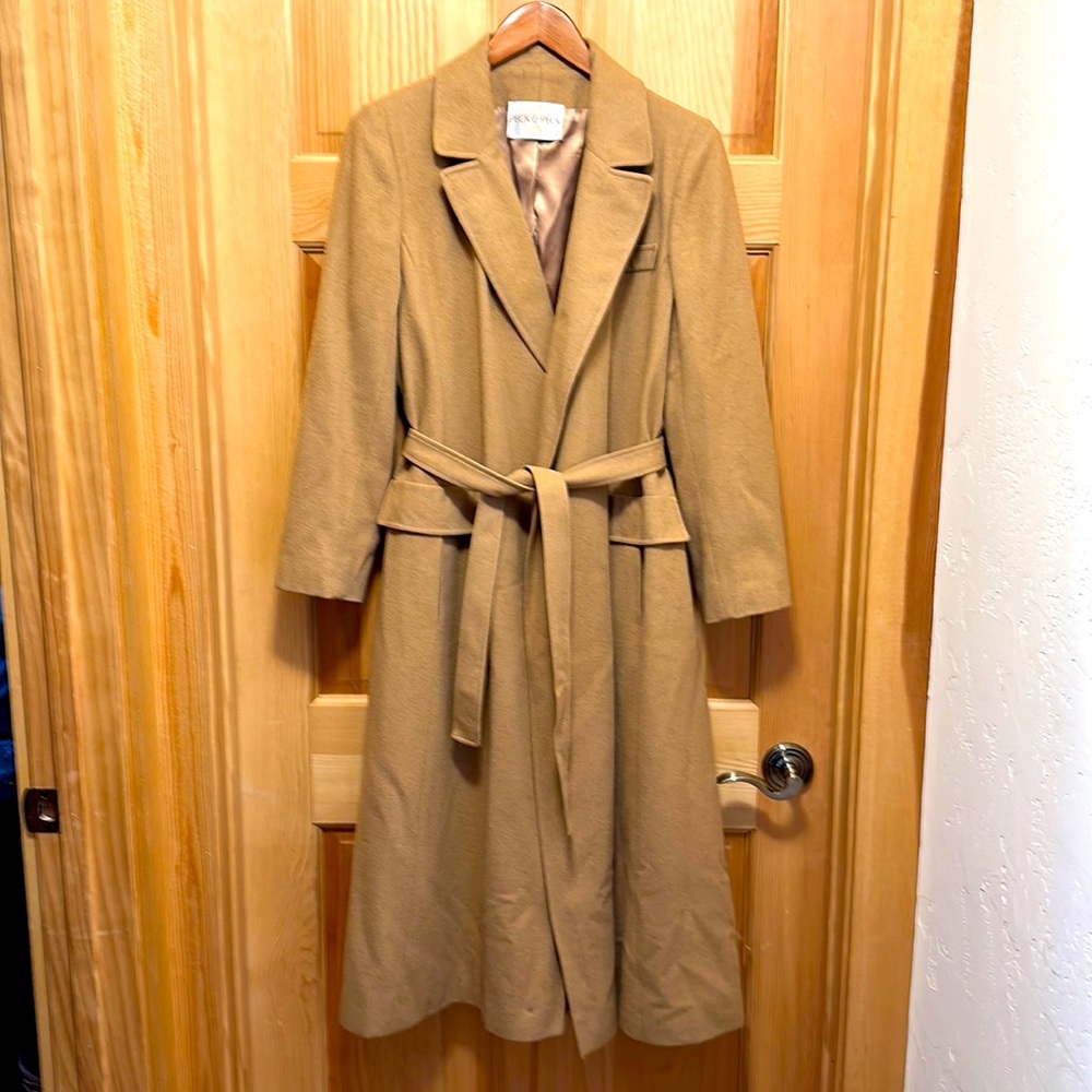 Baby camel hair 3/4 length belted Women’s coat.